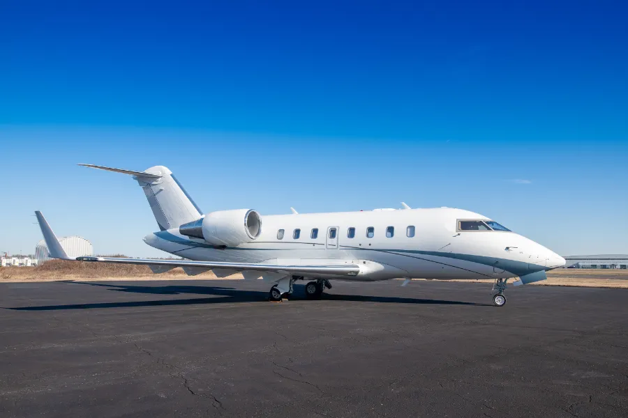 Challenger 650 Jet